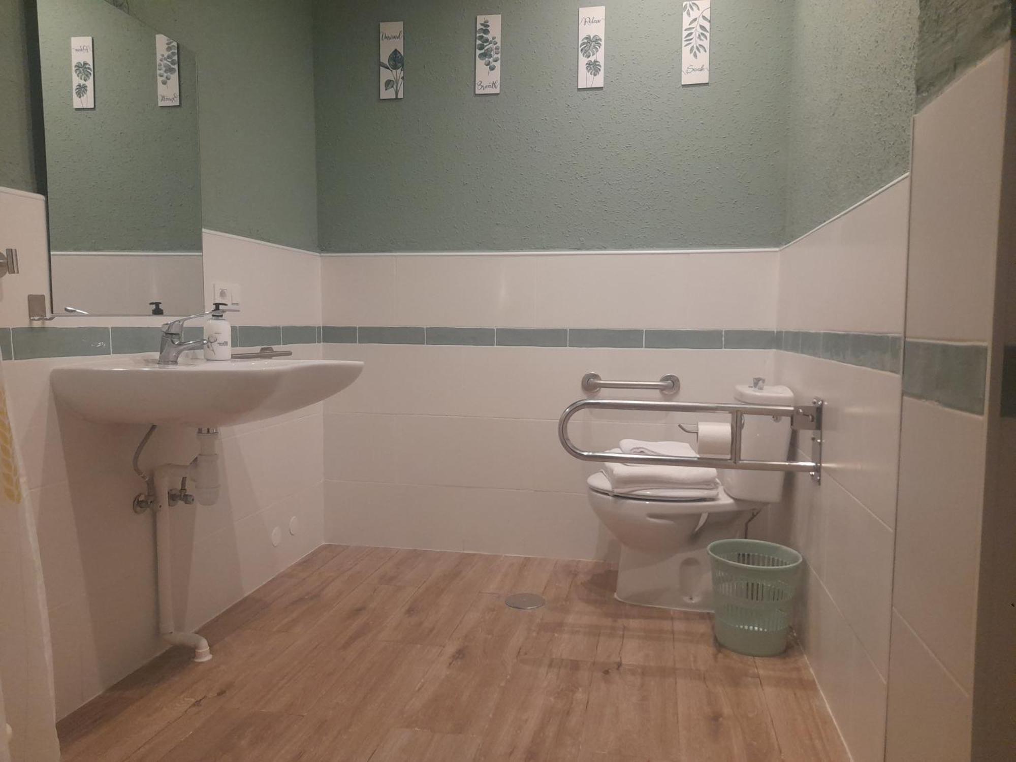 Hostal Entreolivos Бадахос Экстерьер фото