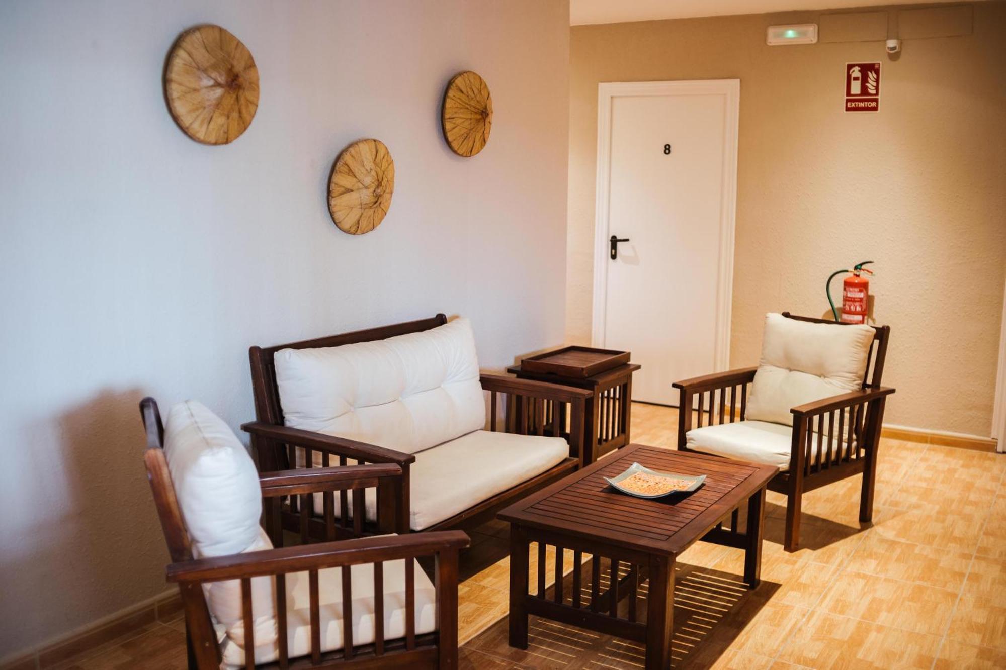 Hostal Entreolivos Бадахос Экстерьер фото